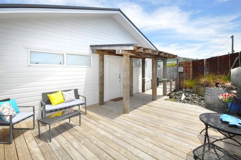 Photo of property in 37 Shakespear Road, Army Bay, Whangaparaoa, 0930