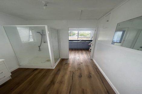 Photo of property in 17 Calvert Road, Moturoa, New Plymouth, 4310