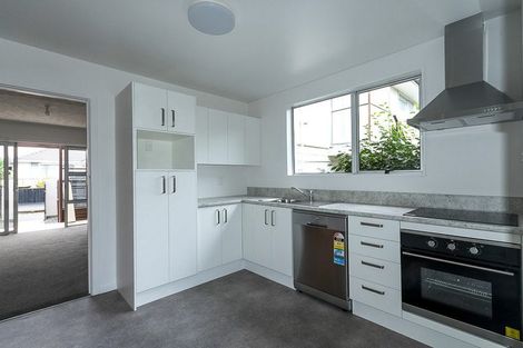 Photo of property in 2/101 Middlepark Road, Sockburn, Christchurch, 8042