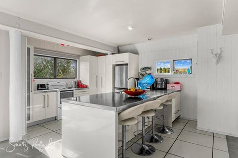 Photo of property in 38 Oxford Street, Whakapirau, Maungaturoto, 0583