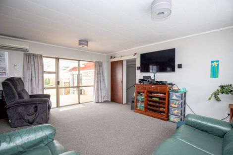 Photo of property in 22 Mahana Road, Ngatea, 3503