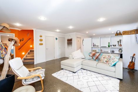 Photo of property in 6 Wellwood Terrace, Te Awanga, 4102