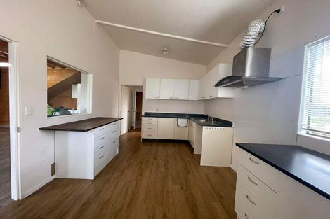 Photo of property in 37 Pitt Road, Runciman, Drury, 2578