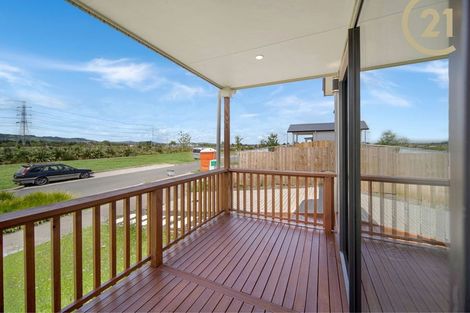Photo of property in 32 Ahunga Road, Karaka, Papakura, 2113