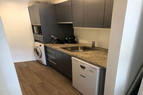 Photo of property in 2/14 Gerwyn Place, Pakuranga Heights, Auckland, 2010