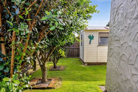 Photo of property in 15 Kowhai Street, Hawera, 4610