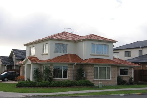 Photo of property in 28 Cyril French Drive, Flat Bush, Auckland, 2016