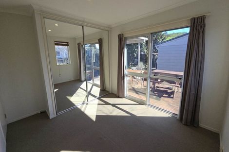 Photo of property in 38 Darren Crescent, Half Moon Bay, Auckland, 2012