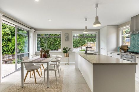 Photo of property in 6a Moera Place, Stanmore Bay, Whangaparaoa, 0932