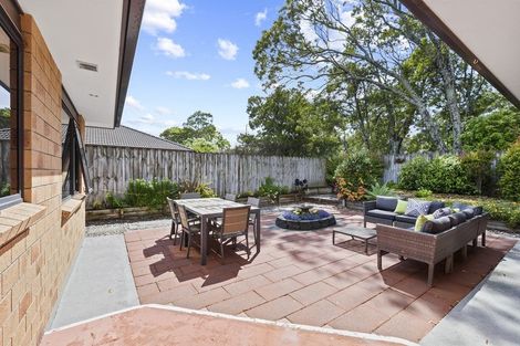 Photo of property in 60 Seamount Drive, Red Beach, 0932