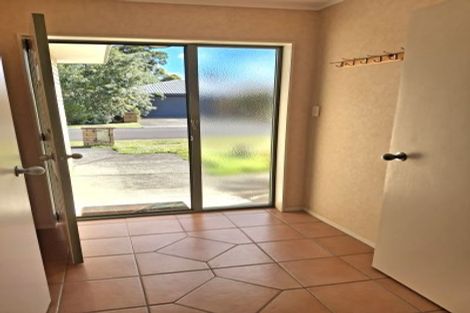 Photo of property in 3 Kimshee Way, Tuakau, 2121