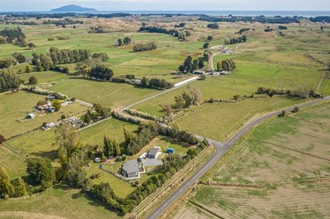 Photo of property in 3 Takapu Road, Manakau, Levin, 5573