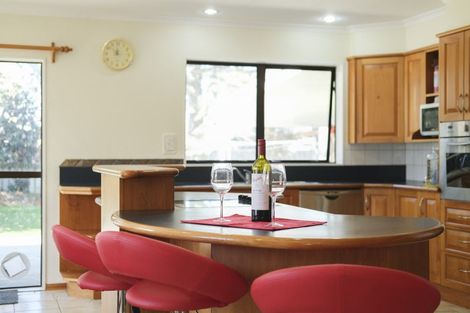 Photo of property in 15 Windsor Street, Dannevirke, 4930