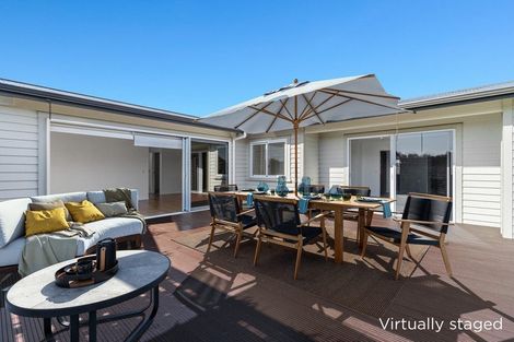 Photo of property in 10 Wentworth Lane, Waiwhakaiho, New Plymouth, 4312