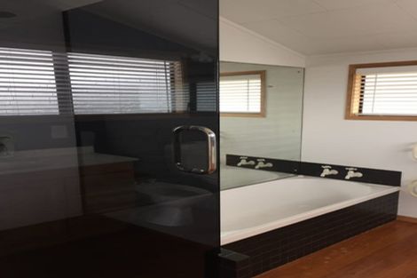 Photo of property in 1/2 Wolfe Street, Regent, Whangarei, 0112