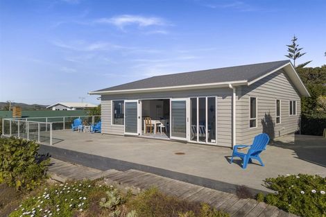 Photo of property in 195 Pukehina Parade, Pukehina, Te Puke, 3189