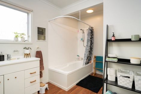 Photo of property in 144 Karewa Parade, Papamoa Beach, Papamoa, 3118