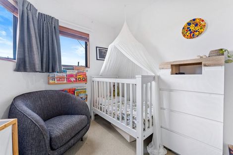 Photo of property in 2/310 Glenvar Road, Torbay, Auckland, 0630