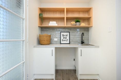 Photo of property in 9 Pinedale Parade, Milson, Palmerston North, 4414