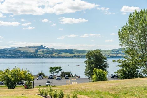 Photo of property in 32 Kuiwai Drive, Rainbow Point, Taupo, 3330