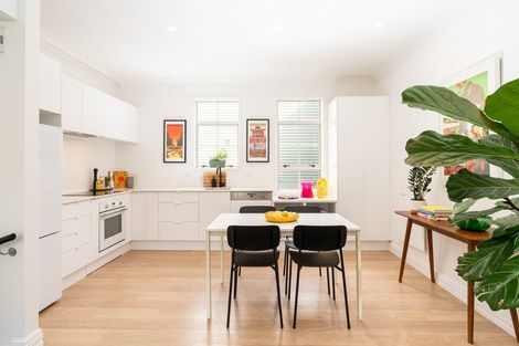 Photo of property in 7 Murphy Street, Thorndon, Wellington, 6011