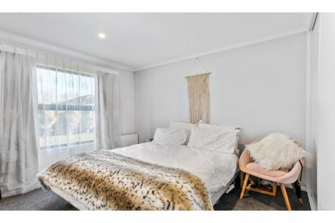 Photo of property in 16 Little Oaks Drive, Yaldhurst, Christchurch, 8042