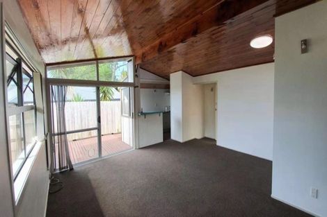 Photo of property in 48 Tauhinu Road, Greenhithe, Auckland, 0632