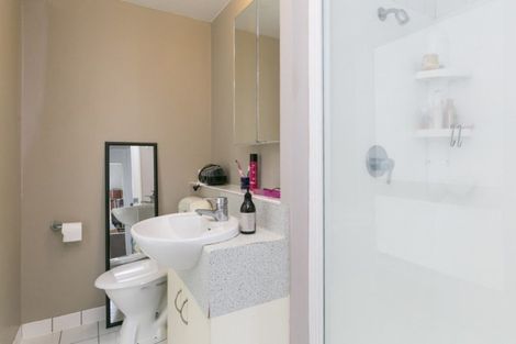 Photo of property in Terrace Heights Apartments, 7d/163 The Terrace, Wellington Central, Wellington, 6011