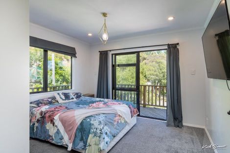 Photo of property in 243 Katherine Mansfield Drive, Whitemans Valley, Upper Hutt, 5371