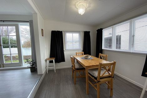 Photo of property in 3 Preston Street, Eltham, 4322