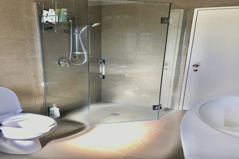 Photo of property in 1 Remus Place, Totara Vale, Auckland, 0629