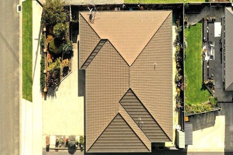 Photo of property in 112 Weraroa Road, Levin, 5510