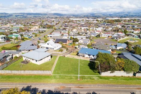 Photo of property in 16 Lydia Place, Kelvin Grove, Palmerston North, 4414
