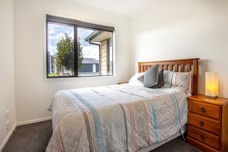 Photo of property in 31 Lilac Close, Cambridge, 3434