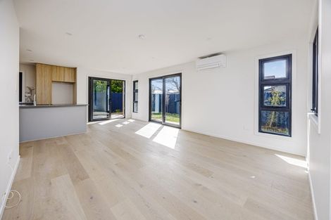 Photo of property in 15 Kaaramuramu Lane, Mangere Bridge, Auckland, 2022