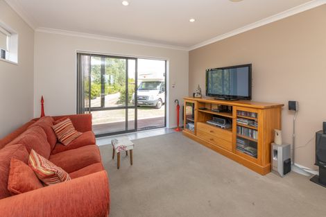Photo of property in 16 Thorndon Close, Kirwee, Darfield, 7571