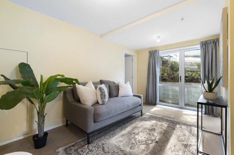 Photo of property in 9 Avalon Crescent, Fernhill, Queenstown, 9300