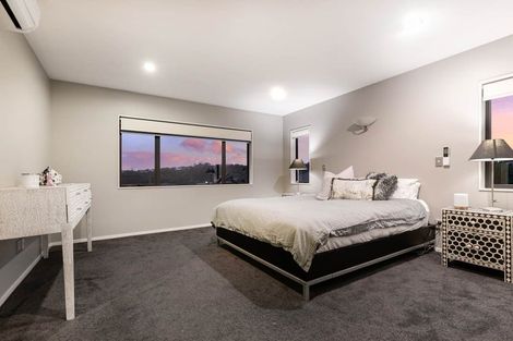 Photo of property in 29 Huntington Park Drive, Greenhithe, Auckland, 0632