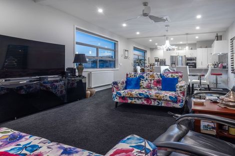 Photo of property in 10 Queen Street West, Levin, 5510