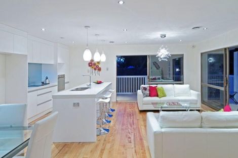 Photo of property in 5 Twin Parks Rise, Papakura, 2110