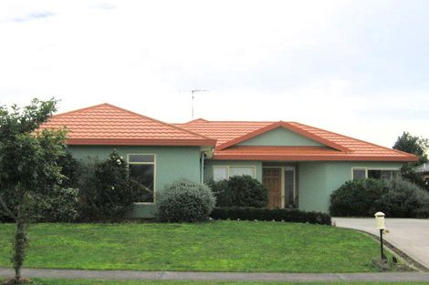 Photo of property in 32 Waiwherowhero Drive, St Andrews, Hamilton, 3200
