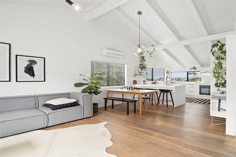 Photo of property in 2/87 Nigel Road, Browns Bay, Auckland, 0630