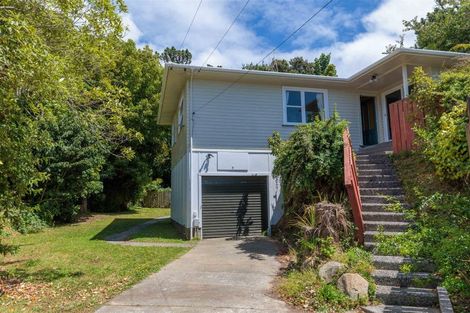 Photo of property in 29 Kahikatea Grove, Paparangi, Wellington, 6037