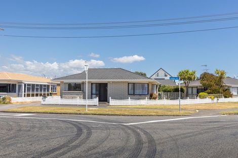 Photo of property in 2 Vogel Street, Fitzroy, New Plymouth, 4312