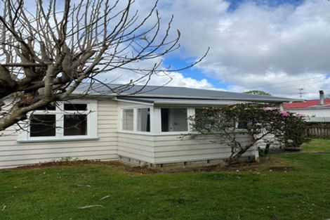 Photo of property in 8 Waiari Road, Conifer Grove, Takanini, 2112