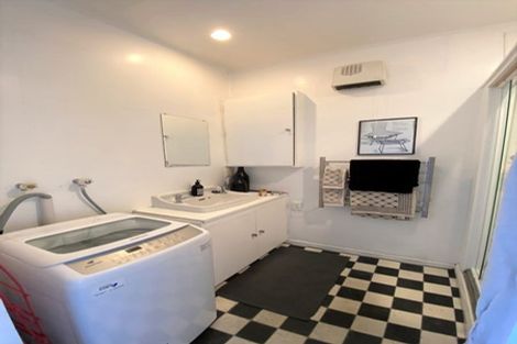 Photo of property in 6 Stormont Place, Kingston, Wellington, 6021