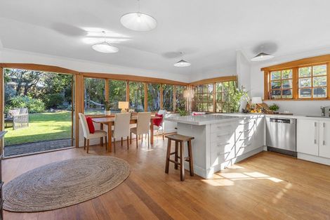 Photo of property in 65 Marine Parade, Seatoun, Wellington, 6022