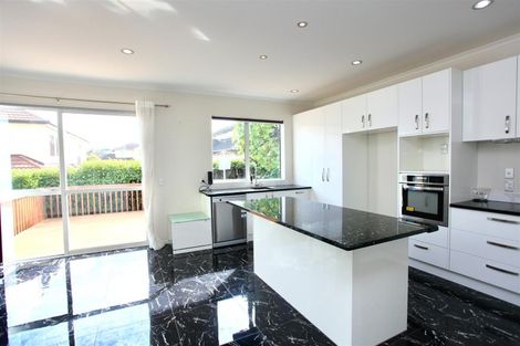 Photo of property in 3 Andy Crescent, Flat Bush, Auckland, 2016