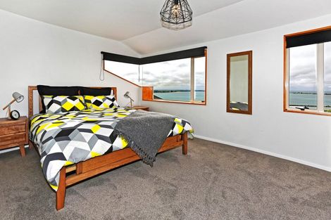 Photo of property in 22 La Costa Lane, Mount Pleasant, Christchurch, 8081