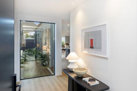 Photo of property in 184 Weston Road, St Albans, Christchurch, 8052